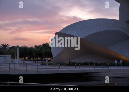 Doha, Katar - 10. Dezember 2025: Das Nationalmuseum von Katar Stockfoto