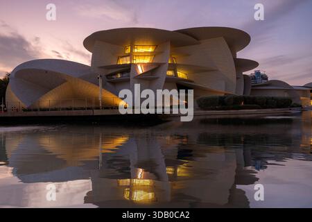 Doha, Katar - 10. Dezember 2025: Das Nationalmuseum von Katar Stockfoto