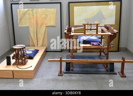 'IgA Kumihimo' aus IgA City, Präfektur Mie. Ein traditionelles japanisches Handwerk aus gewebtem Seidenfaden. Stockfoto