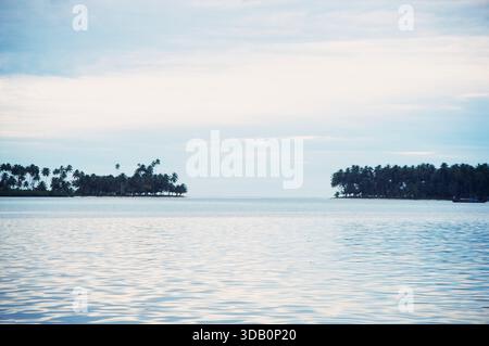 Indonesien, Pulau Batu. Batu-Inseln, vor der Westküste von Sumatra, Fuji ISO 100 Sensia RA, 2001 Stockfoto