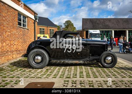 1932 Ford Model B, ausgestellt auf der Bicester Motion Assembly, die am 30. November 2025 stattfand. Stockfoto