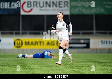Luzern, Schweiz. Dezember 2025. Luisa Annette Blumenthal (29 FC Zürich) feiert beim Viertelfinalspiel der Frauen im Schweizer Cup zwischen dem FC Luzern und dem FC Zürich im Kleinfeld Sports Complex, Luzern, Schweiz. Quelle: SPP Sport Pressefoto. /Alamy Live News Stockfoto