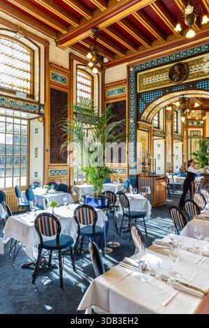 Das Innere des Cafés und Brasserie La Cigale in Nantes, Frankreich Stockfoto