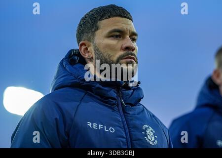 Luton, Großbritannien. Dezember 2025. Nahki Wells (21) aus Luton Town während des Spiels der Sky Bet League 1 zwischen Luton Town und Port Vale in der Kenilworth Road, Luton, England am 13. Dezember 2025. Foto: David Horn. Quelle: Prime Media Images/Alamy Live News Stockfoto