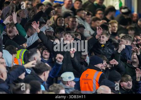 Luton, Großbritannien. Dezember 2025. Während des Spiels zwischen Luton Town und Port Vale am 13. Dezember 2025 in der Kenilworth Road, Luton, England, wurden die Fans von Port Vale während des Spiels der Sky Bet League 1 zwischen Luton Town und Port Vale unterstützt. Foto: David Horn. Quelle: Prime Media Images/Alamy Live News Stockfoto