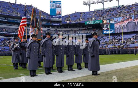 Baltimore, MD, USA. Dezember 2025. Der aufmarsch der USMA Kadetten auf das Feld vor dem 126. Army Navy Spiel zwischen der United States Naval Academy und der United States Military Academy im M&T Bank Stadium in Baltimore, MD Justin Cooper/CSM/Alamy Live News Stockfoto