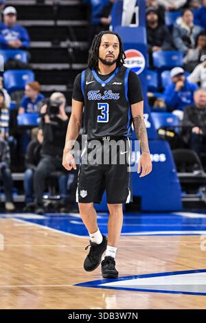 13. DEZEMBER 2025: Saint Louis Billikens Wachmann Trey Green (3) in einem regulären Saisonspiel, bei dem die San Francisco Dons die Saint Louis Billikens besuchten. Fand in der Chaifetz Arena in St. Louis, MO, am Samstag, 13. Dezember 2025 Richard Ulreich/CSM statt Stockfoto