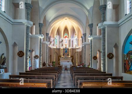 Innenraum der Kirche Santa Maria Assunta in Zonza, Korsika, Frankreich Stockfoto