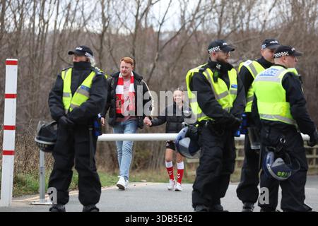 Sunderland, Großbritannien. Dezember 2025. Fans von Sunderland vor dem Spiel Sunderland gegen Newcastle United Premier League im Stadium of Light, Sunderland. Der Bildnachweis sollte lauten: Nigel Roddis/Sportimage Credit: Sportimage Ltd/Alamy Live News Stockfoto