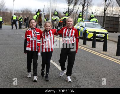 Sunderland, Großbritannien. Dezember 2025. Fans von Sunderland vor dem Spiel Sunderland gegen Newcastle United Premier League im Stadium of Light, Sunderland. Der Bildnachweis sollte lauten: Nigel Roddis/Sportimage Credit: Sportimage Ltd/Alamy Live News Stockfoto