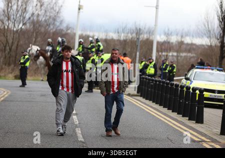 Sunderland, Großbritannien. Dezember 2025. Fans von Sunderland vor dem Spiel Sunderland gegen Newcastle United Premier League im Stadium of Light, Sunderland. Der Bildnachweis sollte lauten: Nigel Roddis/Sportimage Credit: Sportimage Ltd/Alamy Live News Stockfoto