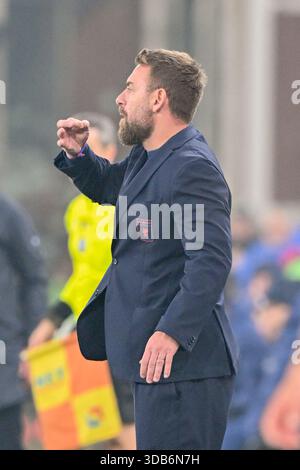 Genua, Italien. Dezember 2025. Trainer Daniele de Rossi während des Fußballspiels der Serie A zwischen Genua und Inter im Luigi Ferraris Stadion in Genua, Italien - Sonntag, den 14. Dezember 2025 GenoaÕs. Sport - Fußball . (Foto: Tano Pecoraro/Lapresse) Credit: LaPresse/Alamy Live News Stockfoto