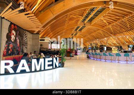 Lapu-Lapu, Philippinen - 07. Mai 2025: Innenaufnahme des Luftseitenbereichs im Mactan-Cebu International Airport. Stockfoto