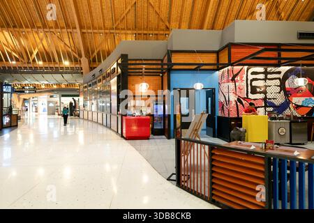 Lapu-Lapu, Philippinen - 07. Mai 2025: Innenaufnahme des Luftseitenbereichs im Mactan-Cebu International Airport. Stockfoto