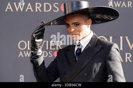 ÜBERPRÜFUNG DER PA FÜR DAS JAHR 2025. Dateifoto vom 25.06.04.2025: Layton Williams nimmt an den Olivier Awards mit Mastercard in der Royal Albert Hall in London Teil. Ausgabedatum: Montag, 15. Dezember 2025. Stockfoto