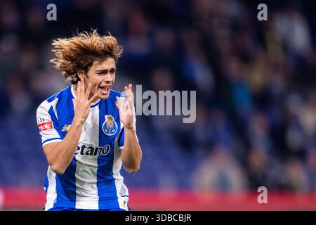 Porto, Porto, Portugal. Dezember 2025. LISSABON, PORTUGAL - 15. DEZEMBER: RODRIGO MORA vom FC Porto nach einer verpassten Gelegenheit während des Liga Portugal Betclic 2025/26 Spiels zwischen FC Porto und CF Estrela da Amadora im Estadio do Dragao am 15. Dezember 2025 in Porto, Portugal (Credit Image: © Miguel Lemos/ZUMA Press Wire) NUR REDAKTIONELLE VERWENDUNG! Nicht für kommerzielle ZWECKE! Quelle: ZUMA Press, Inc./Alamy Live News Stockfoto