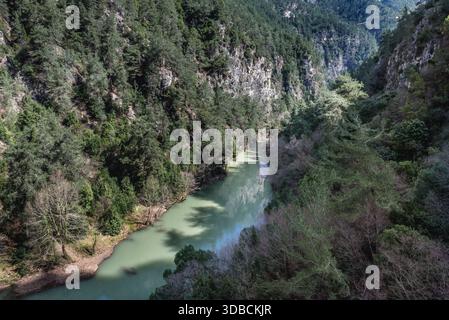 Aus der Vogelperspektive auf dem Chouwen Lake am Abraham River im Jabal Moussa Naturpark im Libanon Stockfoto