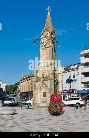Der Mallock Memorial Clock Tower von John Donkin errichtete 1902 ein Denkmal für Richard Mallock MP und den örtlichen Landbesitzer Torquay Devon England, Vereinigtes Königreich Europa Stockfoto