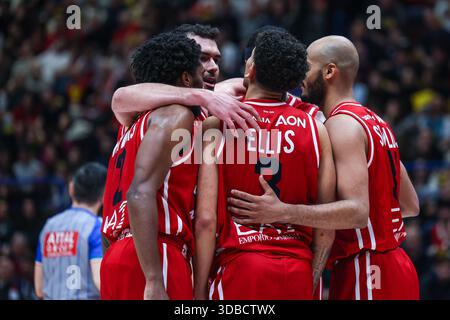 EA7 Emporio Armani Milan Spieler, die während des LBA Lega Basket 2025/26 zwischen EA7 Emporio Armani Milan und Virtus Olidata Bologna auf dem Unipol Forum in Mailand zu sehen waren. Endergebnis EA7 Emporio Armani Mailand 74 | 63 Virtus Olidata Bologna Stockfoto