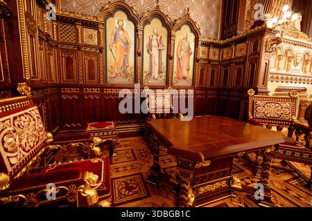 St. Stephanssaal (Szent István-terem), ein rekonstruierter zeremonieller Innenraum im Schloss Buda in Budapest, Ungarn. Stockfoto
