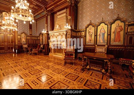 St. Stephanssaal (Szent István-terem), ein rekonstruierter zeremonieller Innenraum im Schloss Buda in Budapest, Ungarn. Stockfoto