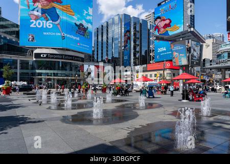 Yonge-Dundas Square (Sankofa Square) in Toronto, Kanada. Stockfoto