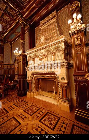 St. Stephanssaal (Szent István-terem), ein rekonstruierter zeremonieller Innenraum im Schloss Buda in Budapest, Ungarn. Stockfoto