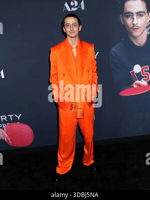 New York City, USA. Dezember 2025. Timothee Chalamet nahm an der „Marty Supreme“ New York Premiere teil, die am 16. Dezember 2025 am Regal Times Square in New York City stattfand © Steven Bergman/AFF-USA.COM Credit: AFF/Alamy Live News Stockfoto