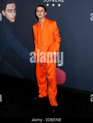 New York City, USA. Dezember 2025. Timothee Chalamet nahm an der „Marty Supreme“ New York Premiere teil, die am 16. Dezember 2025 am Regal Times Square in New York City stattfand © Steven Bergman/AFF-USA.COM Credit: AFF/Alamy Live News Stockfoto