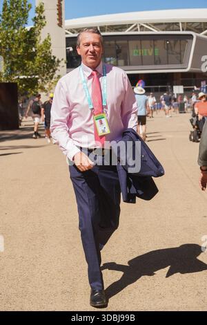 17. Dezember 2025 der ehemalige australische Cricketspieler Glenn McGrath am ersten Tag des Ashes Christmas Tests bei den Adelaide Oval Amer Ghazzal/Alamy Live News Stockfoto