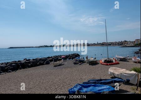Blick auf den Strand von Giardini Naxos Stockfoto