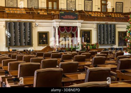 Austin, TX - 11. Dezember 2025: Innenraum der Kammer des Repräsentantenhauses bei Weihnachten im Texas State Capitol in Austin Stockfoto