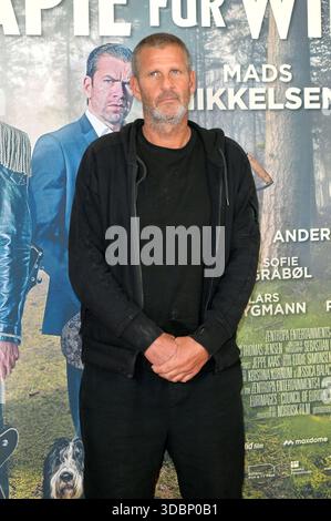 Anders Thomas Jensen bei der Premiere des Kinofilms Therapie für Wikinger im Kino im Delphi-Filmpalast. Berlin, 17.12.2025 *** anders Thomas Jensen bei der Premiere der Filmtherapie für Wikinger im Delphi Filmpalast in Berlin, 17 12 2025 Foto:XM.xBehrensx/xFuturexImagex wikinger 5205 Stockfoto