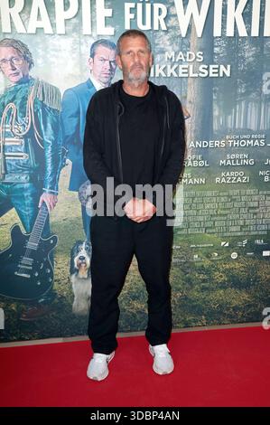 Anders Thomas Jensen bei der Premiere des Kinofilms Therapie für Wikinger / den sidste viking / The Last wiking im Kino im Delphi-Filmpalast. Berlin, 17.12.2025 *** anders Thomas Jensen bei der Premiere der Spielfilmtherapie für Vikings den sidste wikinger der letzte Wikinger im Delphi Filmpalast in Berlin, 17 12 2025 Foto:XS.xGabschx/xFuturexImagex wikinger 5237 Stockfoto