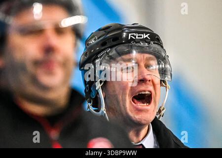 Action der Billingham Stars gegen Telford Tigers in der National Ice Hockey League (N) Moralee Division 1 im Forum, Billingham am Sonntag, den 14. Dezember 2025. (Foto: Scott Llewellyn | MI News) Stockfoto