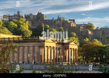 Schottland, Edinburgh, historische Altstadt, National Gallery, Edinburgh Castle Stockfoto