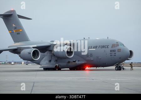 Otopeni, Rumänien - 11. März 2022: Das Militärtransportflugzeug McDonnell Douglas/Boeing C-17 Globemaster III. Stockfoto
