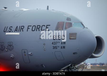 Otopeni, Rumänien - 11. März 2022: Das Militärtransportflugzeug McDonnell Douglas/Boeing C-17 Globemaster III. Stockfoto