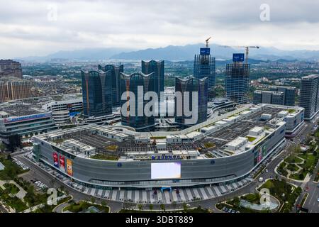 YIWU, CHINA - 16. OKTOBER 2025 - China Yiwu International Trade Market in Yiwu City, Provinz Zhejiang, China am 16. Oktober 2025. Stockfoto