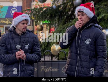 Dezember 2025 Liverpool Citry, Liverpool, Merseyside, Vereinigtes Königreich. Weihnachtsbusker im Zentrum von Liverpool Stockfoto