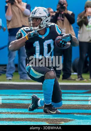 25. November 2018: Curtis SAMUEL (10) feiert einen Touchdown gegen die Seattle Seahawks im Bank of America Stadium in Charlotte, NC. Die Panthers verlieren gegen die Seahawks, 30-27. Stockfoto