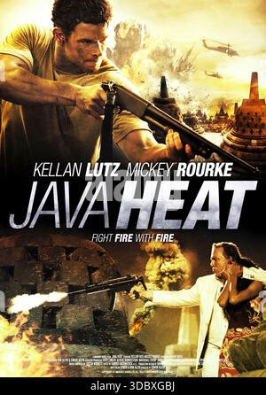 Java Heat (2013) unter der Regie von Conor Allyn mit Kellan Lutz, Ario Bayu und Mickey Rourke in den Hauptrollen. Ein Amerikaner in Indonesien arbeitet mit einem muslimischen Detektiv zusammen, um einen Terroristen hinter einem tödlichen Bombenanschlag und einer Entführung zu verfolgen. US-Poster NUR FÜR REDAKTIONELLE ZWECKE. Quelle: BFA/IFC Films Stockfoto