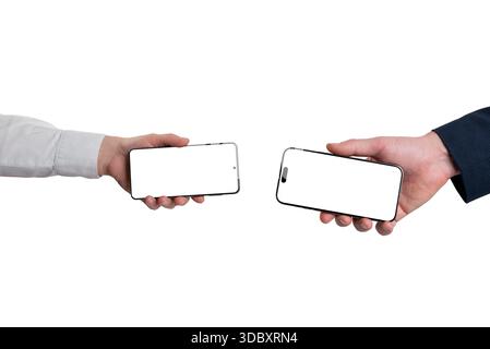 Zwei Smartphones mit leeren Bildschirmen, isoliert auf weißem Hintergrund, ideal für Konzepte der digitalen Kommunikation, mobile Plattformen und Benutzer i Stockfoto