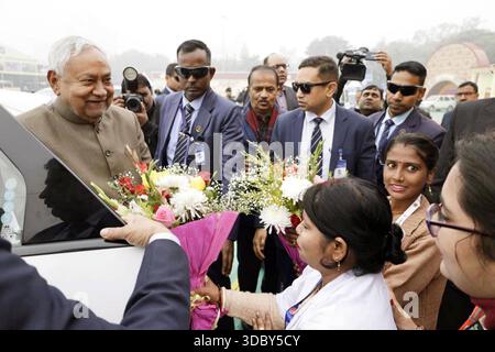 PATNA, INDIEN - 18. DEZEMBER: Bihar-Chef Nitish Kumar besuchte am 18. Dezember 2025 die Bihar Saras Mela 2025 in Gandhi Maidan in Patna, Indien. Foto: Santosh Kumar/Hindustan Times Bihar-Chef Nitish Kumar besucht Bihar Saras Mela 2025 in Patna Stockfoto