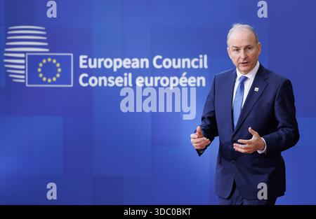 Brüssel, Belgien Dezember 2025. Der irische Taoiseach Micheal Martin, der am Donnerstag, den 18. Dezember 2025, in Brüssel bei der Ankunft im Vorfeld eines Gipfels des Europäischen rates vorgestellt wurde. BELGA FOTO BENOIT DOPPAGNE Credit: Belga News Agency/Alamy Live News Stockfoto