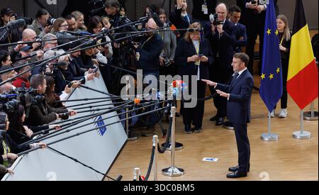 Brüssel, Belgien Dezember 2025. Der französische Präsident Emmanuel Macron, der am Donnerstag, den 18. Dezember 2025 in Brüssel bei der Ankunft vor dem Gipfeltreffen des Europäischen rates zu sehen war. BELGA FOTO BENOIT DOPPAGNE Credit: Belga News Agency/Alamy Live News Stockfoto