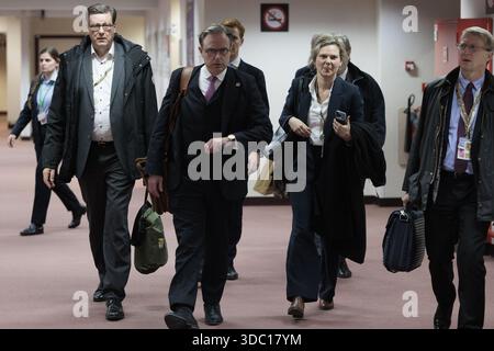 Brüssel, Belgien Dezember 2025. Belgischer Premierminister Bart de Wever (C), Bild nach einem Gipfeltreffen der Staats- und Regierungschefs der Europäischen Union (18-19. Dezember) am Donnerstag, den 18. Dezember 2025, in Brüssel. BELGA FOTO NICOLAS MAETERLINCK Credit: Belga News Agency/Alamy Live News Stockfoto