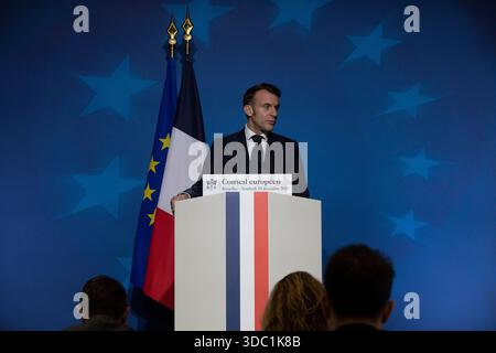 Brüssel, Belgien Dezember 2025. Der französische Präsident hielt über Nacht eine Pressekonferenz zum Abschluss des europäischen Gipfels ab. - 19/12/2025 - Belgien/Brüssel/Brüssel - Nicolas Landemard/Le Pictorium Credit: LE PICTORIUM/Alamy Live News Stockfoto