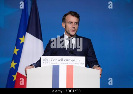 Brüssel, Belgien Dezember 2025. Der französische Präsident hielt über Nacht eine Pressekonferenz zum Abschluss des europäischen Gipfels ab. - 19/12/2025 - Belgien/Brüssel/Brüssel - Nicolas Landemard/Le Pictorium Credit: LE PICTORIUM/Alamy Live News Stockfoto