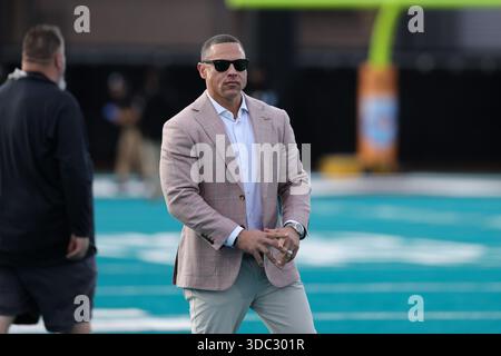 Hope Mills, North Carolina, USA. Dezember 2025. Lance Taylor, Cheftrainer der Western Michigan Broncos, war am 19. Dezember 2025 im Brooks Stadium in Conway, SC, vor dem NCAA 2025 Myrtle Beach Bowl zwischen den Kennesaw State Owls und den Western Michigan Broncos auf dem Feld. (Kreditbild: © Israel Anta via ZUMA Press Wire) NUR REDAKTIONELLE VERWENDUNG! Nicht für kommerzielle ZWECKE! Stockfoto